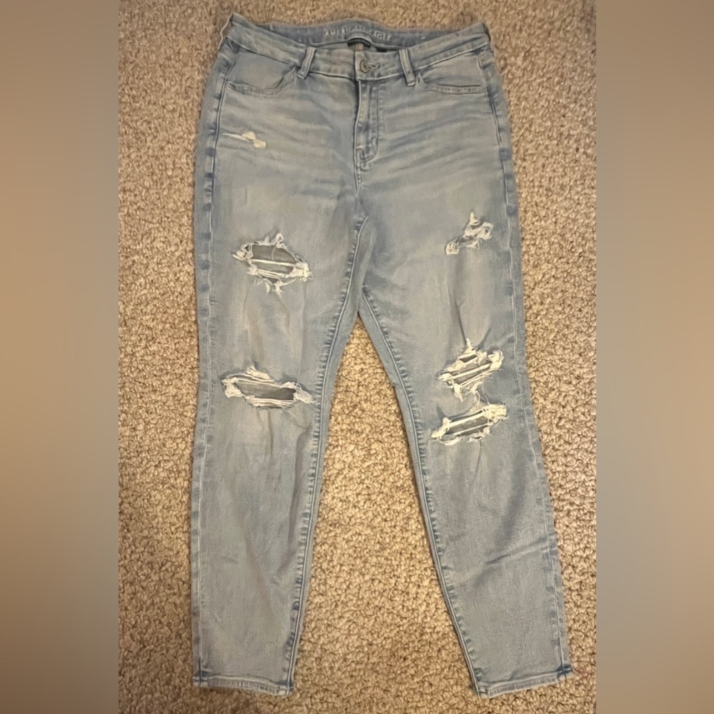 EUC-Next Level Stretch AE Distressed jeans
Curvy High Rise